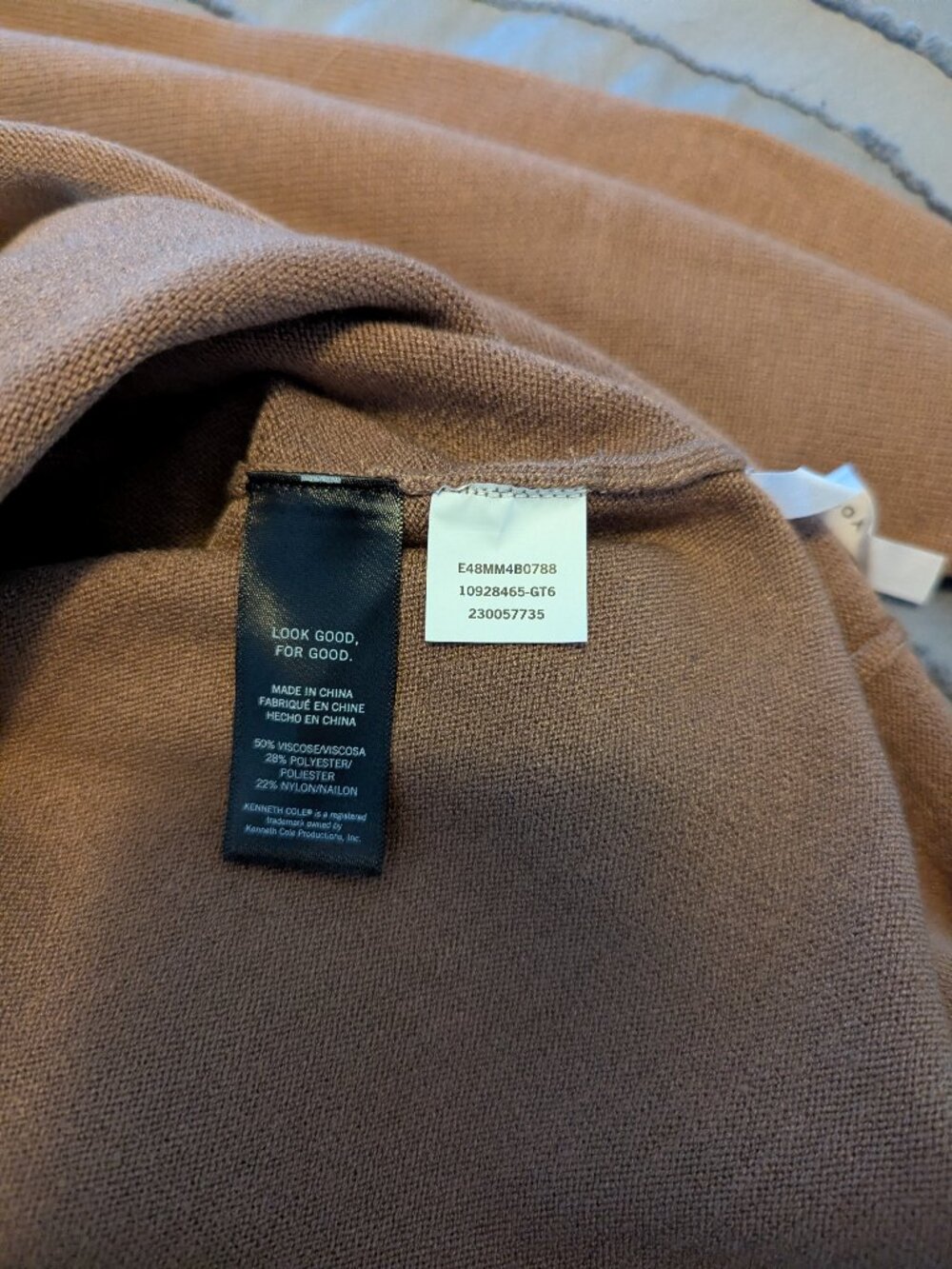 Kenneth Cole Brown V Neck Sweater New - Picture 7 of 7